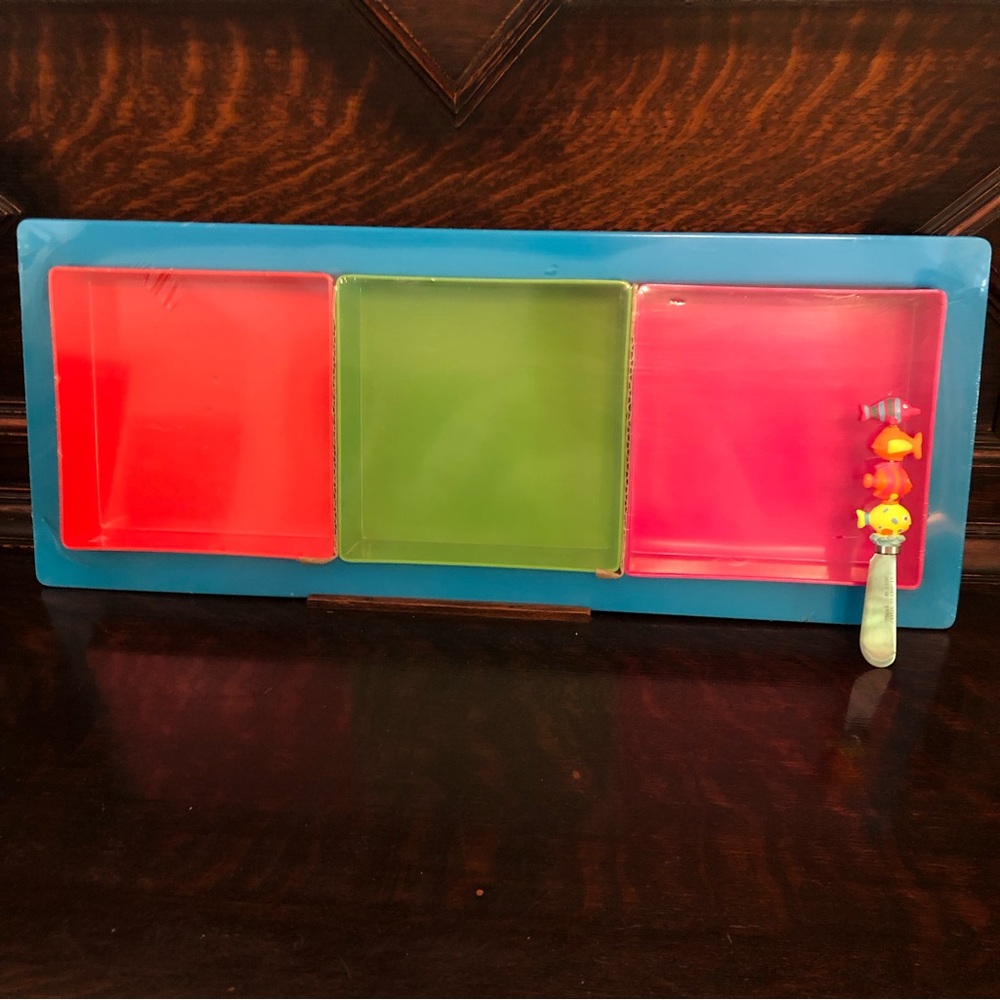 NEW! Melamine Serving Tray with 3 Removable Serving Dishes & 1 Fish 🐠 Spreader